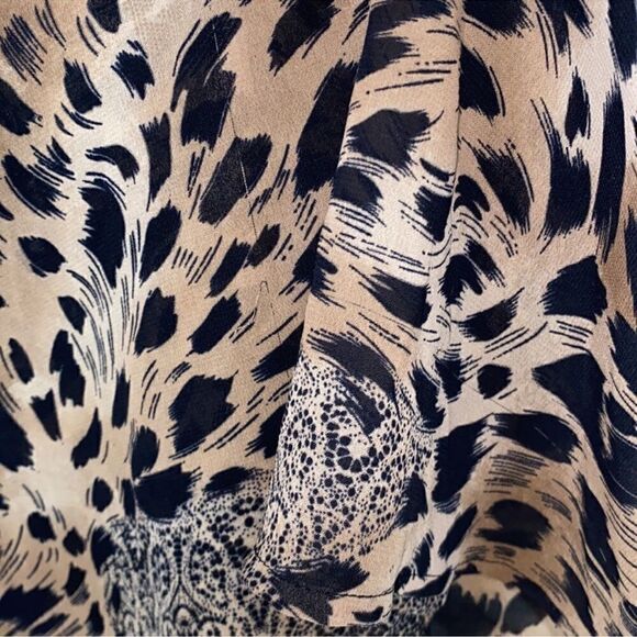 Dress barn Animal Print Sheer Top(Size 3X) - Picture 4 of 5